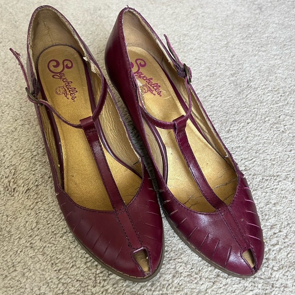 Seychelles classic burgandy leather heels